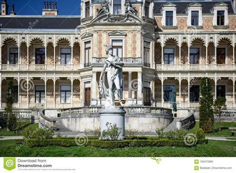 hermesvilla hermes standbeeld|hermes villa castle.